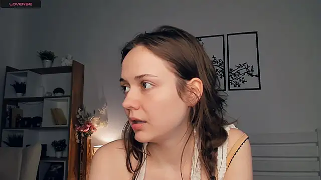 MalvinaTrafford live sex cam