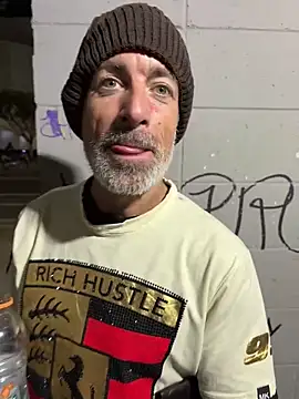 BIGxRED live sex cam