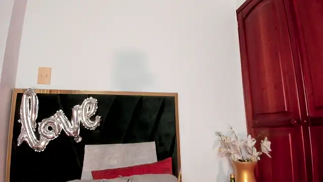 AndraCyruss's cam snapshot