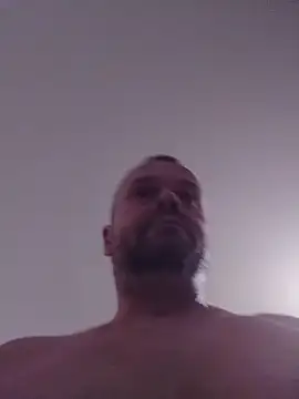 Mikaatoyboy's cam snapshot