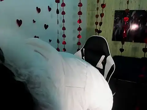 Charis_21's cam snapshot