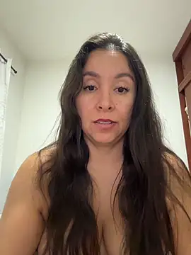 emely_sexx20's cam snapshot