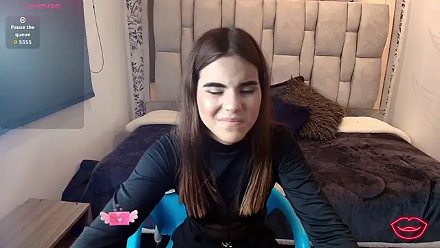 Emily__Cute__'s cam snapshot