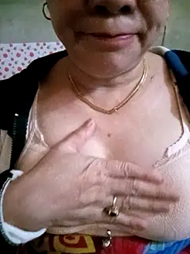 small-house123's cam snapshot