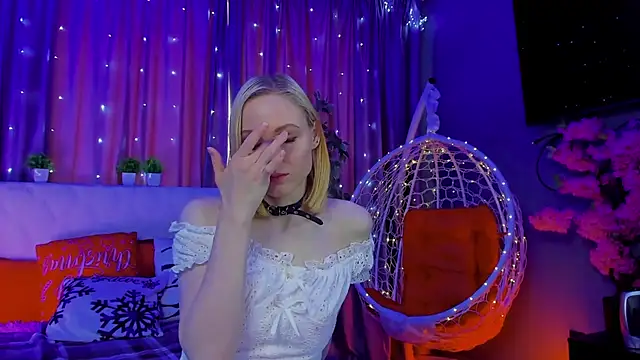 Gina_Gina_love's cam snapshot