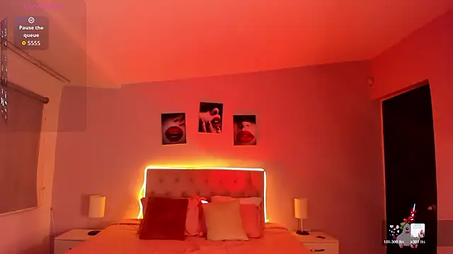 Emily_Warren_'s cam snapshot