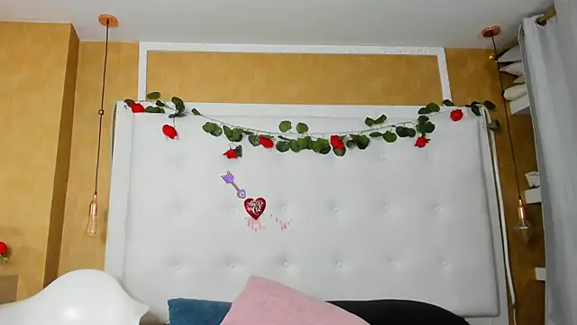 Heidy_milf's cam snapshot