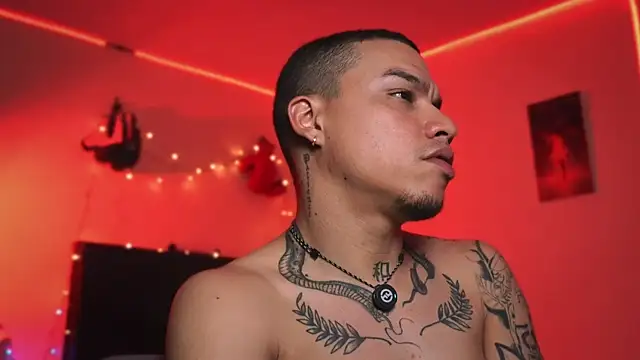 AlphaMasterXxx live sex cam