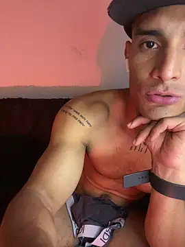 Maicol_xxxx live sex cam