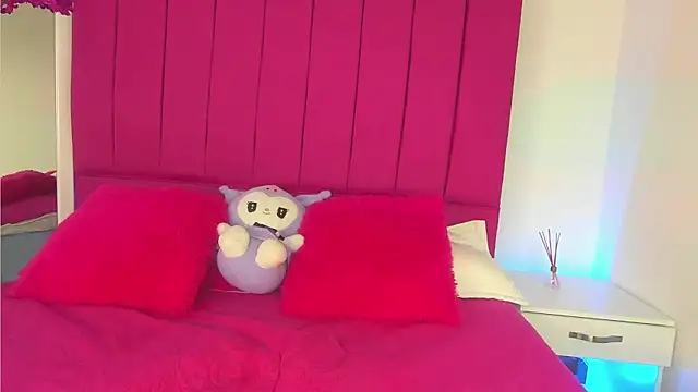 Mia_Miller001's cam snapshot