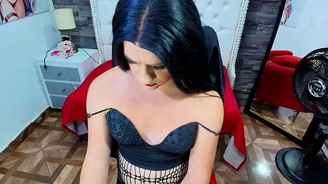 TRINY_TS live sex cam