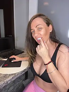 DivineAmely live sex cam