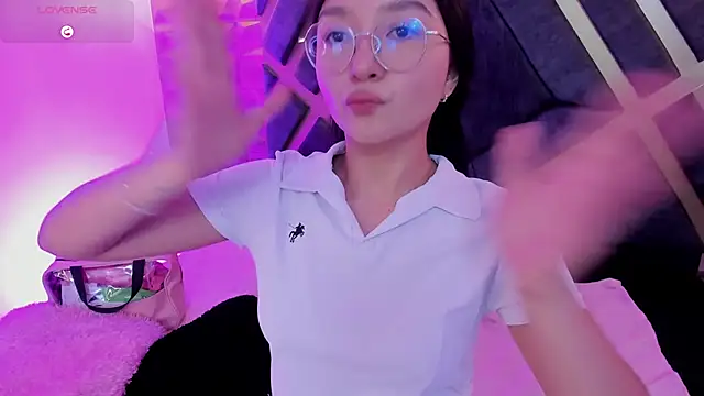 sydney_miller_'s cam snapshot