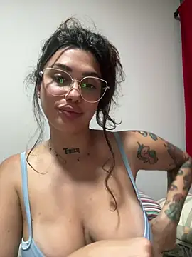 tiphanyari's cam snapshot