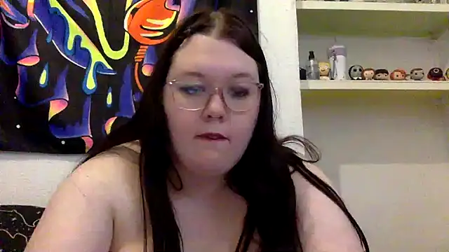 Sexycurvyemilyy live sex cam