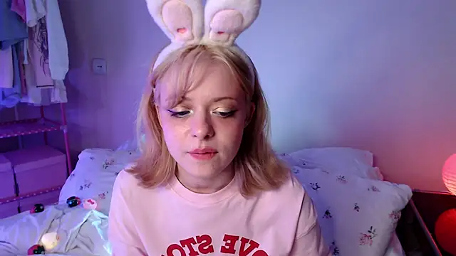 KatieMelone live sex cam