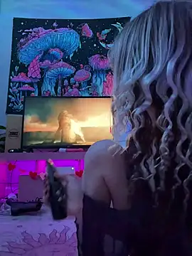 Cutiepiespanks's cam snapshot