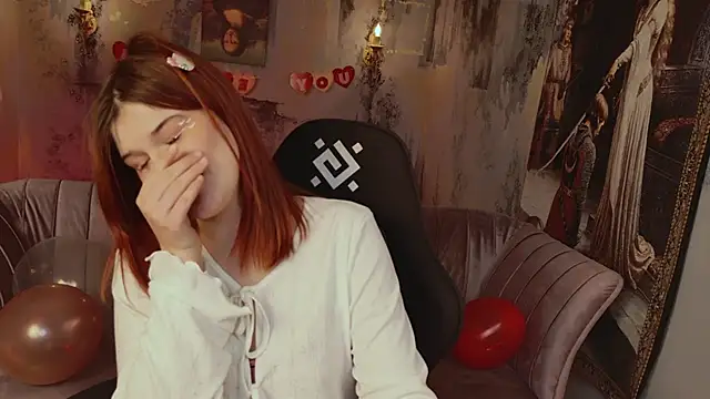 EllieFoxy's cam snapshot