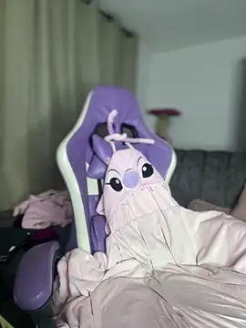 Stormi_th's cam snapshot