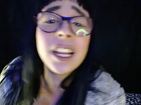 adara_muller_'s cam snapshot