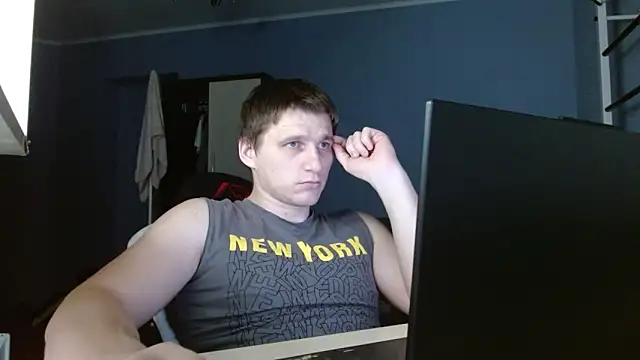 Poliglotjoe1 live sex cam