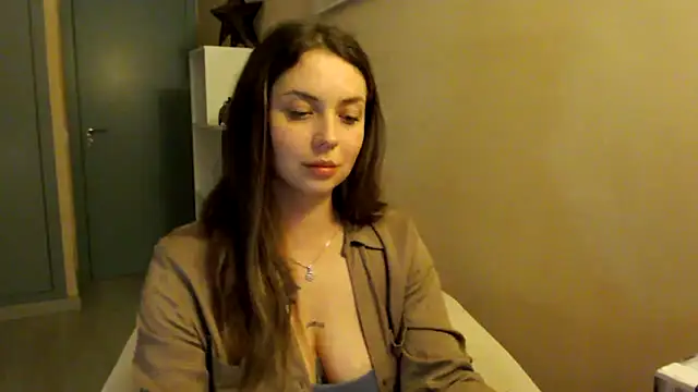 JuliaGraceOF's cam snapshot