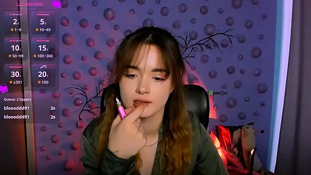 liana_kisses live sex cam