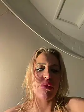 AliceDx's cam snapshot