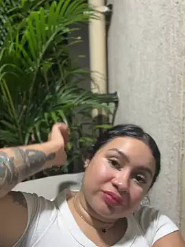 Pretty_Isadora live sex cam