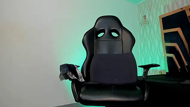 Petesevans live sex cam