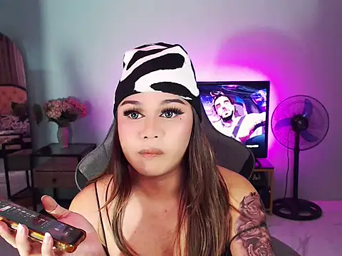 SexxyTsLoverr live sex cam