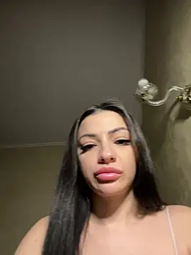 Layana_Ro's cam snapshot