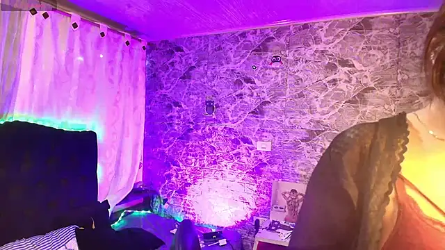 loren_tits24's cam snapshot