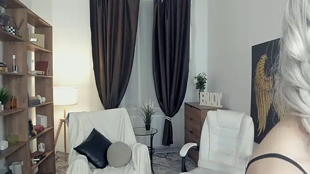 KristalCrowner's cam snapshot