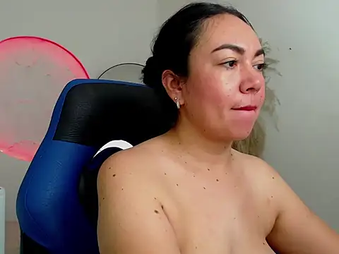 Yadis_hot's cam snapshot