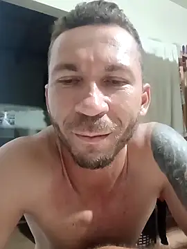 RobertoLuiz84's cam snapshot