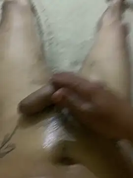 pitudo1713's cam snapshot