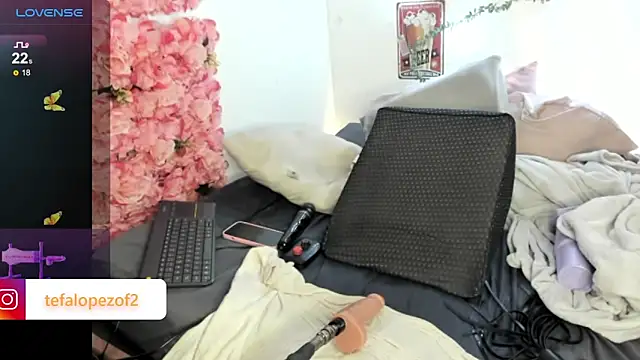 Rachell_More's cam snapshot