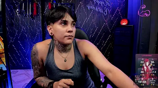 ZhoeStrong live sex cam