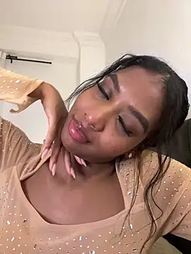 IamCrystal2 live sex cam