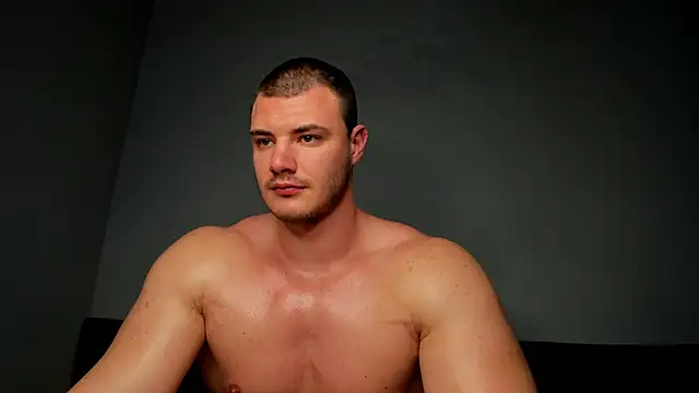 Troy_Bigtitan live sex cam