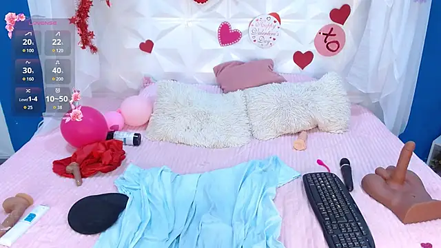 adisson_petite1's cam snapshot