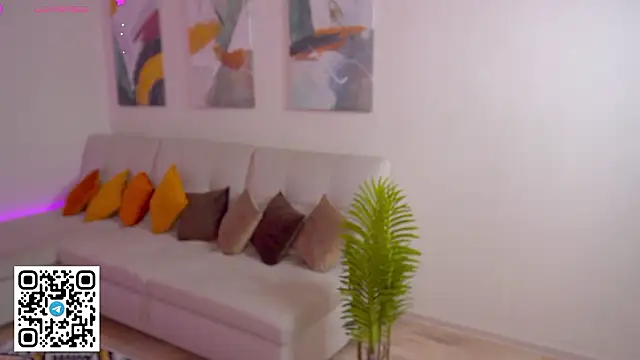 oliviabr0wn0 live sex cam