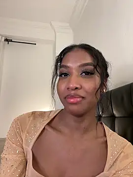 IamCrystal2 live sex cam