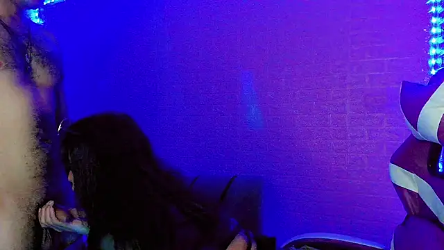 Ms-Zoehans live sex cam