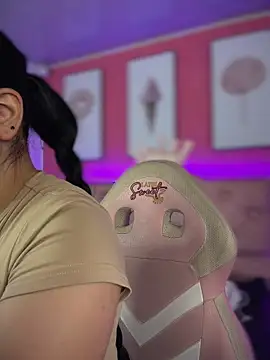 Megaan__More's cam snapshot