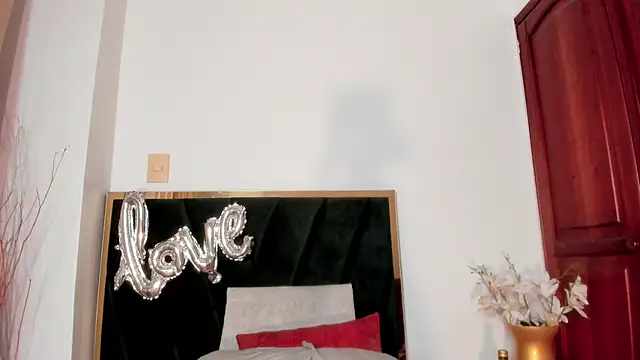 AndraCyruss's cam snapshot