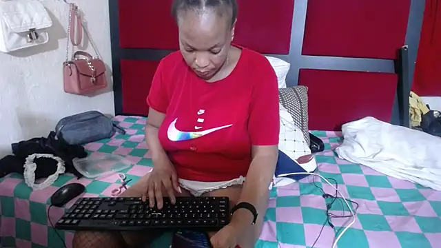 MaximTease24's cam snapshot