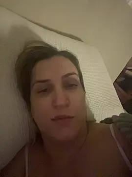 Bia_sexynovaes live sex cam