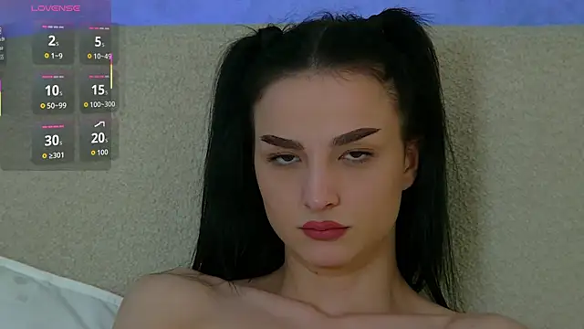 JuicyAzaria live sex cam